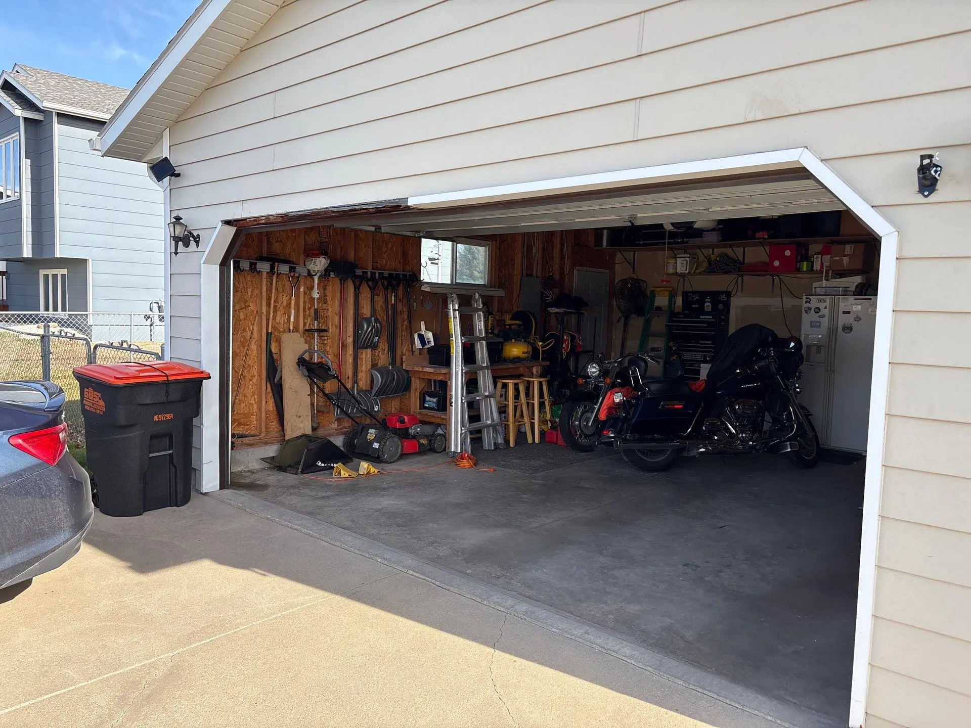 Garage Door Repair 01