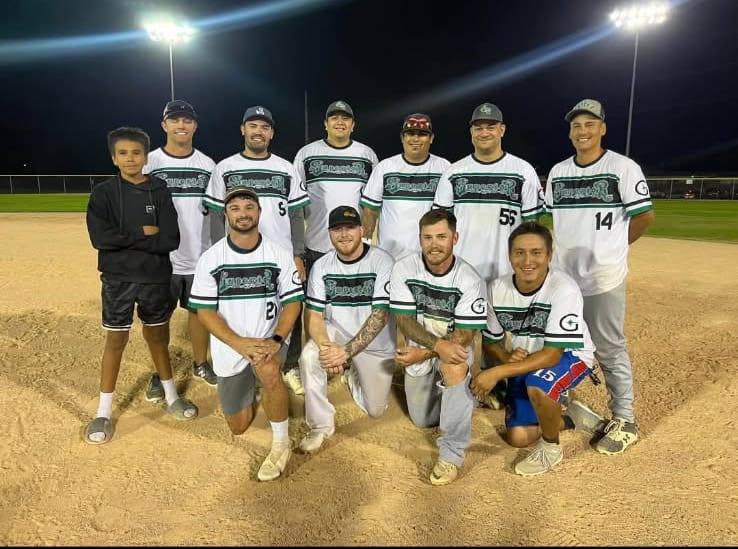Team photo showcasing the Superior Siding Softball Team Sponsorship